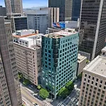 Upscale Condominium In Downtown La