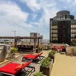 Upscale Condominium In Downtown La