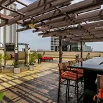 Upscale Condominium In Downtown La