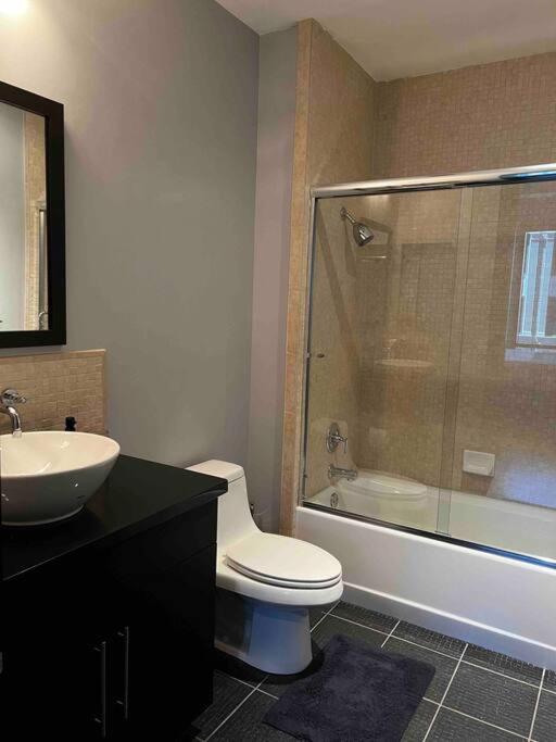 Upscale In Downtown La Apartment