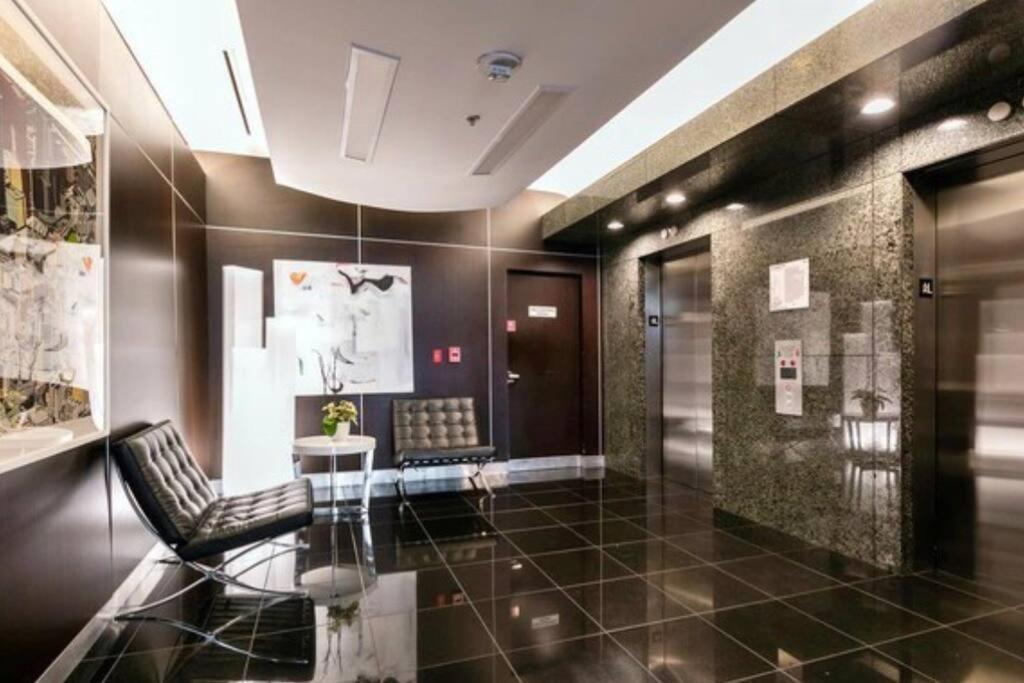 Apartment Upscale In Downtown La
